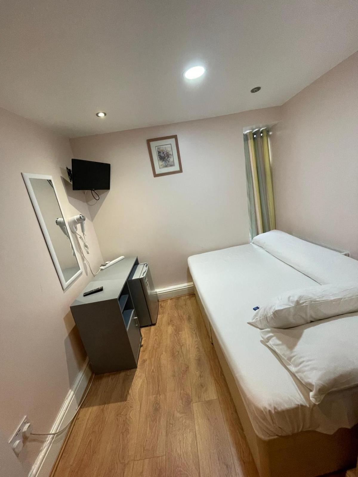 Accommodation Plus Лондон Екстер'єр фото