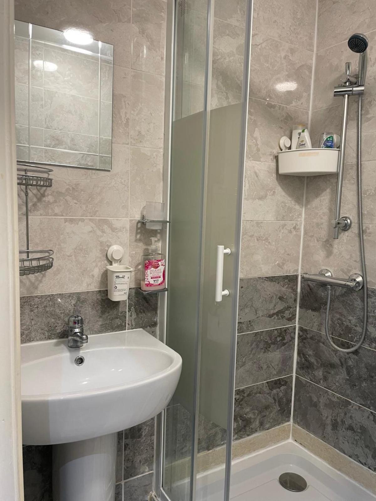 Accommodation Plus Лондон Екстер'єр фото